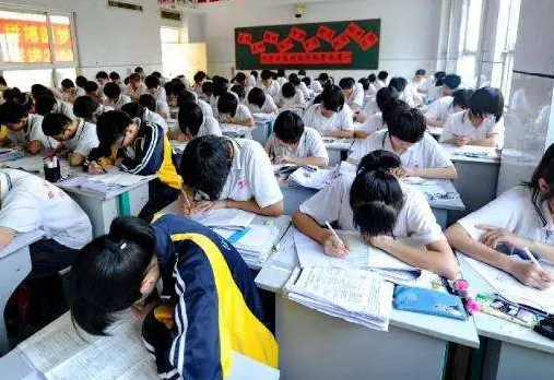 對口高考是全日制的嗎？是本科還是?？疲渴裁磿r候考試？