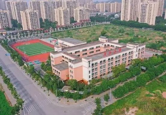 重慶市江北中學(xué)校地址，乘車路線