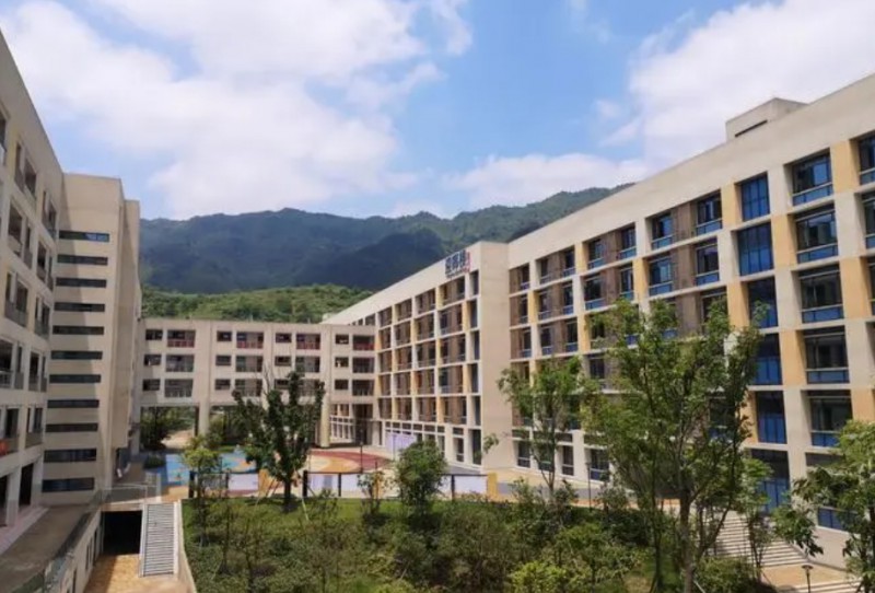 重慶市朝陽中學(xué)校地址，乘車路線