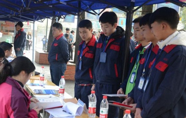 貴州2024年初中生不去鐵路學(xué)校怎么辦