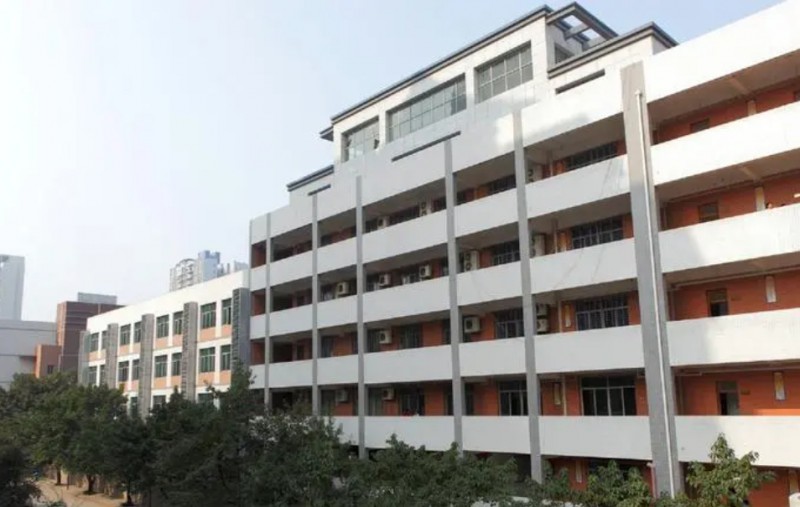 重慶市南坪中學(xué)校地址，乘車路線