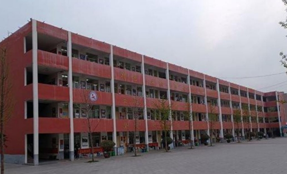 漯河市召陵區(qū)中等專業(yè)學校地址，乘車路線