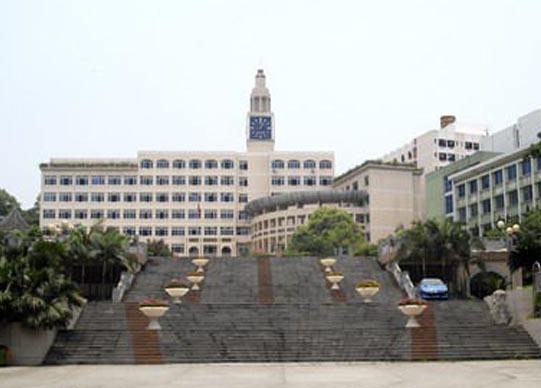 重慶市暨華中學(xué)校地址，乘車路線