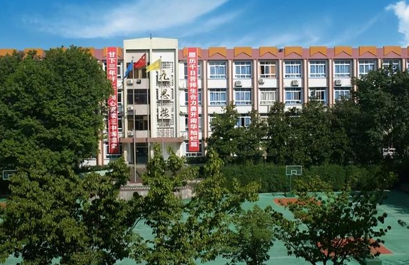 重慶市松樹橋中學(xué)校地址，乘車路線