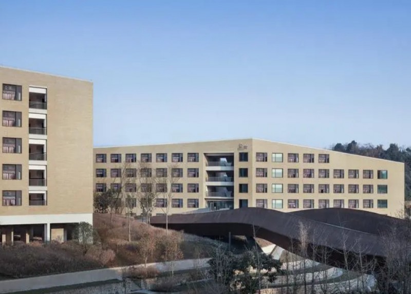 重慶市兩江新區(qū)西南大學(xué)附屬中學(xué)校地址，乘車路線