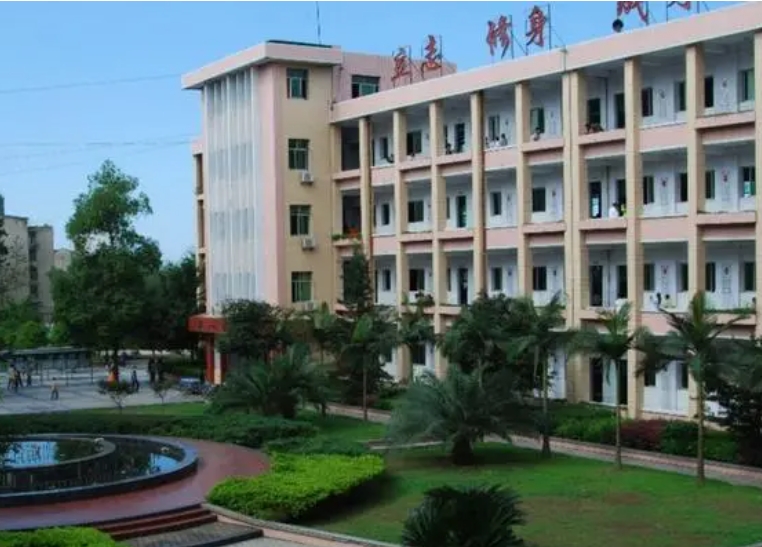 重慶市長(zhǎng)壽第一中學(xué)校地址，乘車路線
