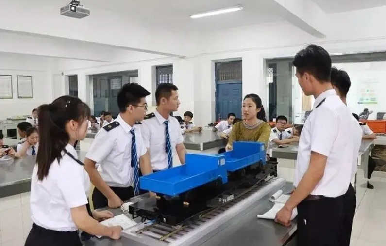 江蘇2024年鐵路學(xué)校都有哪些專(zhuān)業(yè)好