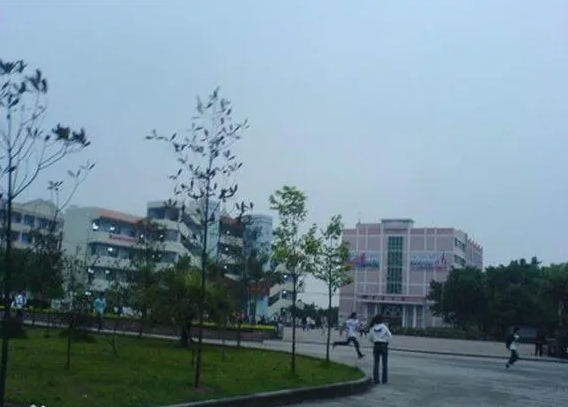 2024重慶市仁義中學(xué)校多少錢(學(xué)費明細)