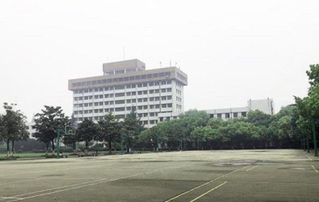 湖北2024年讀鐵路學校多少錢