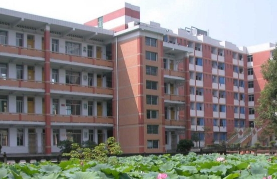 重慶市大足第一中學(xué)校地址，乘車路線