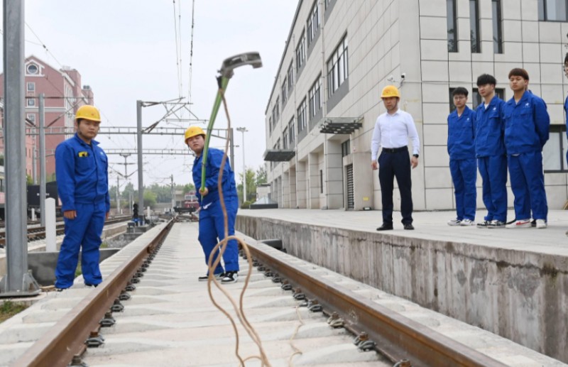 湖北2024年中專鐵路學?？梢钥即髮? width=