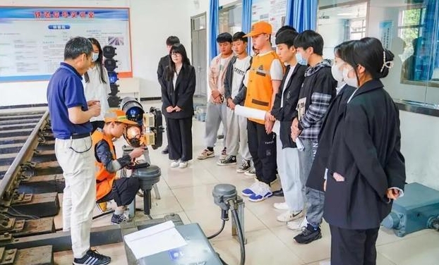 湖南2024年讀鐵路學校有什么好處