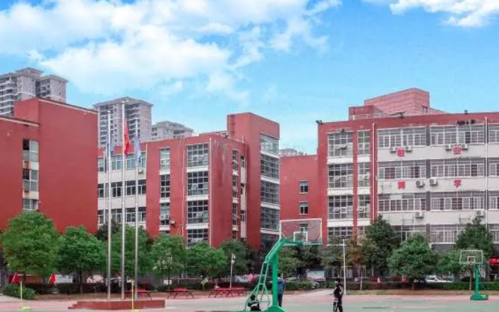 湖南2024年鐵路學校好還是職高好