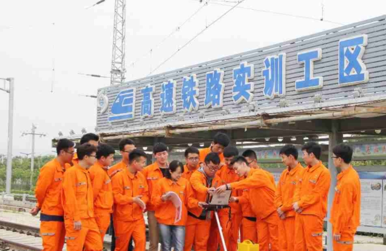 湖南2024年職高和鐵路學(xué)校哪個好