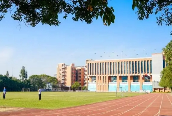 2024唐山市第十一中學多少錢(學費明細)