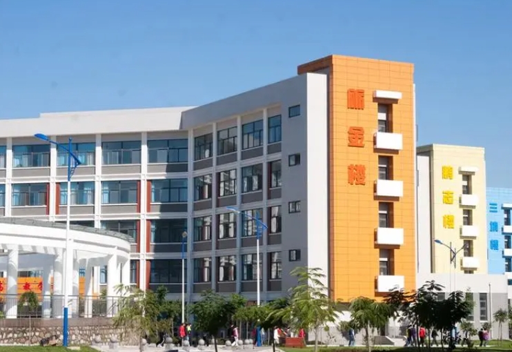 燕山大學附屬中學地址，乘車路線