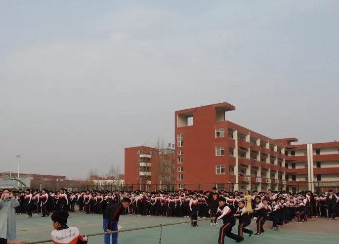 邱縣第二中學(xué)地址，乘車(chē)路線