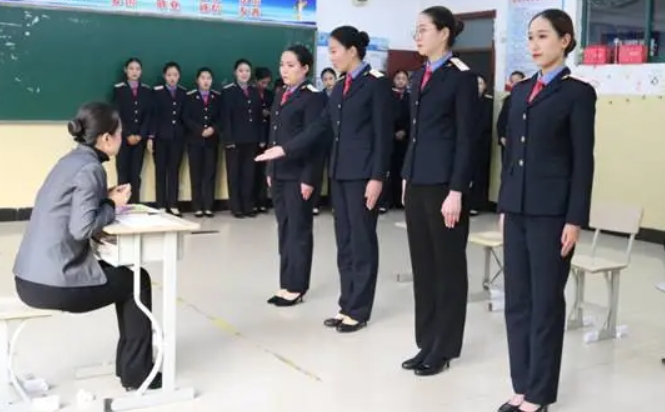 河南2024年鐵路學(xué)校讀什么專業(yè)好