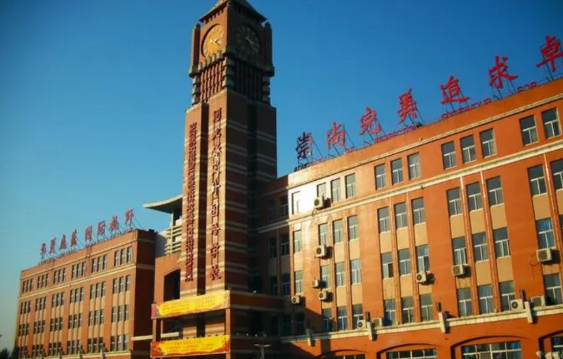 河北保定外國語學(xué)校地址，乘車路線