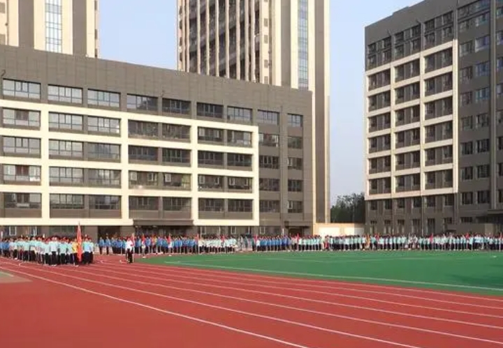 2025保定市冀英實(shí)驗(yàn)高級(jí)中學(xué)多少錢(qián)(學(xué)費(fèi)明細(xì))