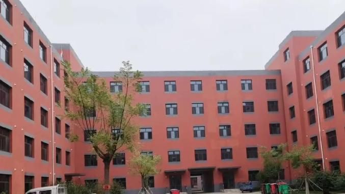 保定英華高級中學(xué)地址，乘車路線