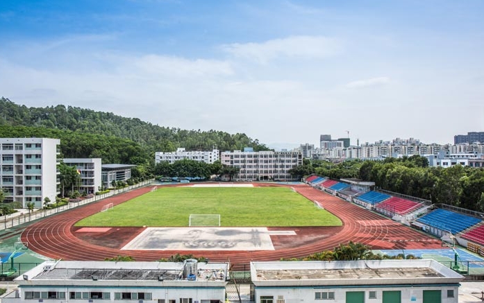 深圳市龍崗職業(yè)技術(shù)學校2025年學費、收費多少