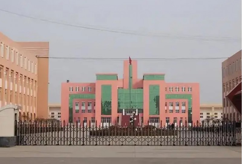 保定市清苑中學(xué)地址，乘車路線