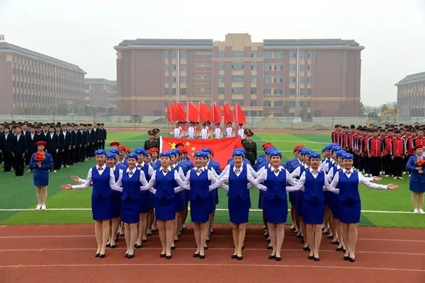 四川2025年女生在鐵路學校學什么好