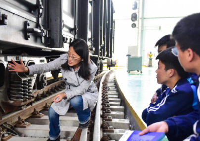 重慶2025年男生上鐵路學(xué)校學(xué)什么專業(yè)好