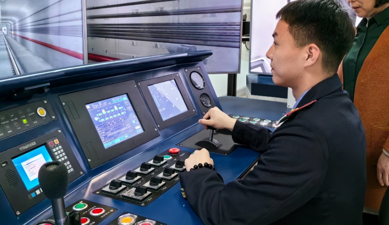 陜西2025年男生上鐵路學校學什么好