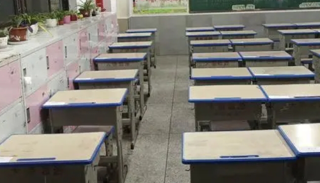 青島市捷能技術(shù)學(xué)校召開(kāi)了期末安全教育主題班會(huì)
