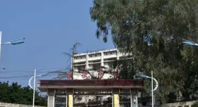 賈家中學(xué)地址，乘車(chē)路線