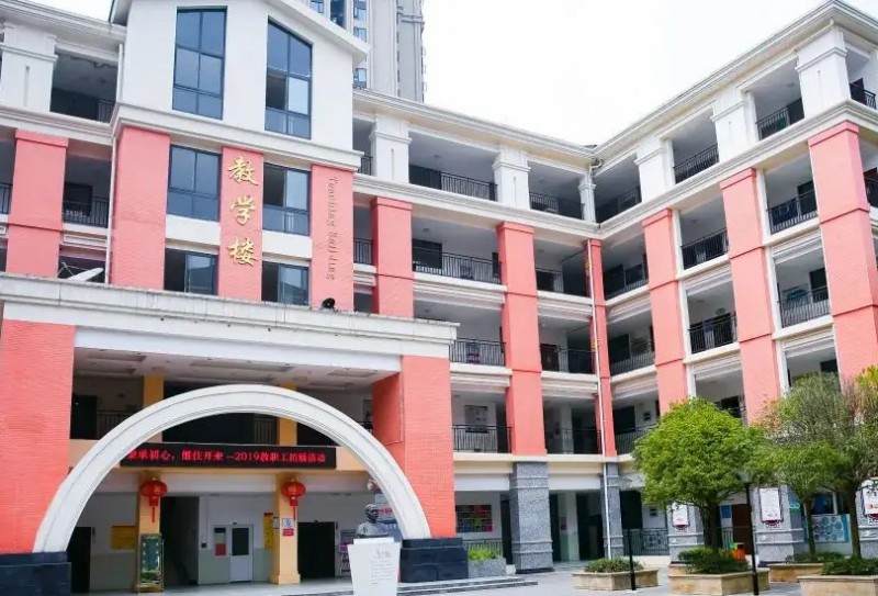 百悅成龍學校招生簡章2025年