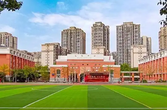 百悅成龍學(xué)校怎么樣、好不好