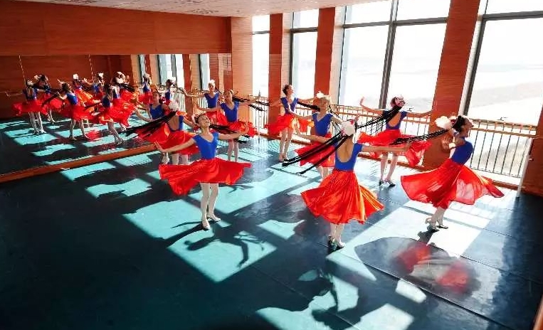 2025遼寧歌舞團(tuán)附屬藝術(shù)學(xué)校多少錢(qián) 遼寧歌舞團(tuán)附屬藝術(shù)學(xué)校各專(zhuān)業(yè)學(xué)費(fèi)收費(fèi)標(biāo)準(zhǔn)
