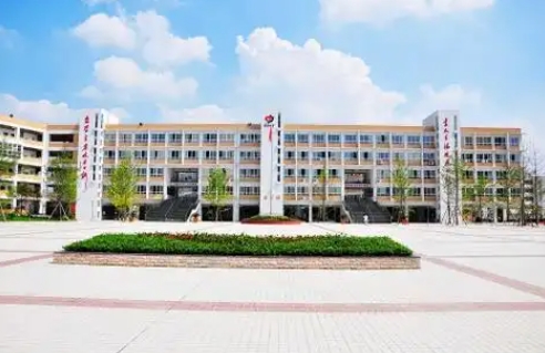 2025郫都四中多少錢(qián)(學(xué)費(fèi)明細(xì))