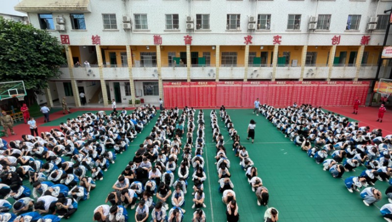 2025南寧商貿學校多少錢 南寧商貿學校各專業(yè)學費收費標準