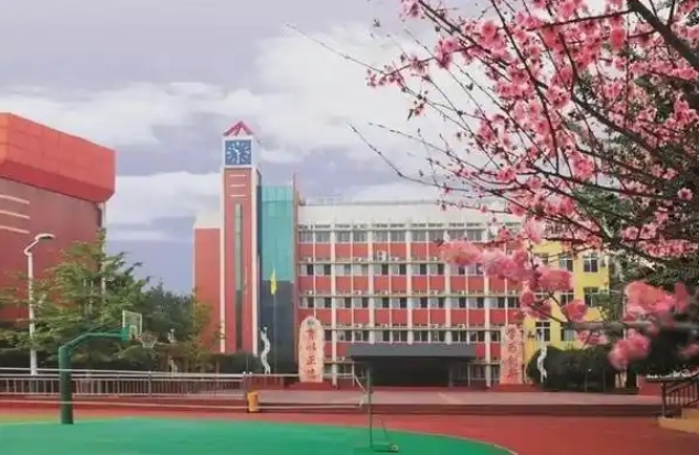 都江堰外實(shí)校地址，乘車(chē)路線
