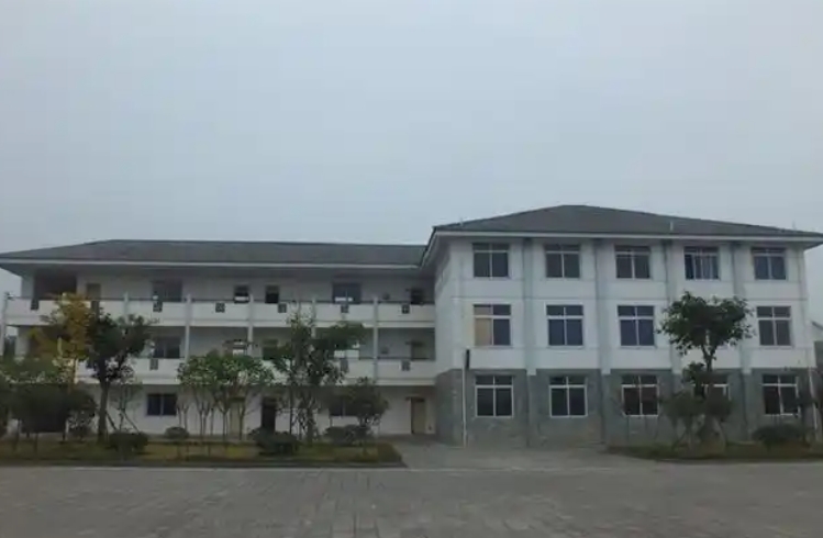 淮口中學(xué)地址，乘車路線
