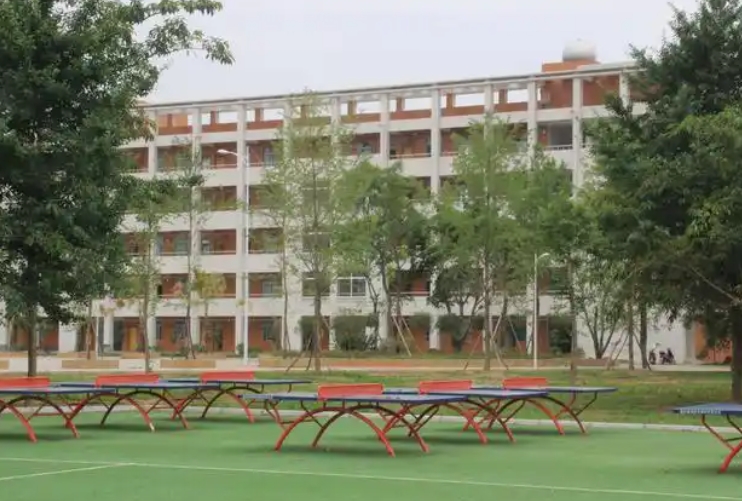 2025都江堰市玉堂鎮(zhèn)中學(xué)招生計劃 招生人數(shù)是多少(附要求、條件、對象)