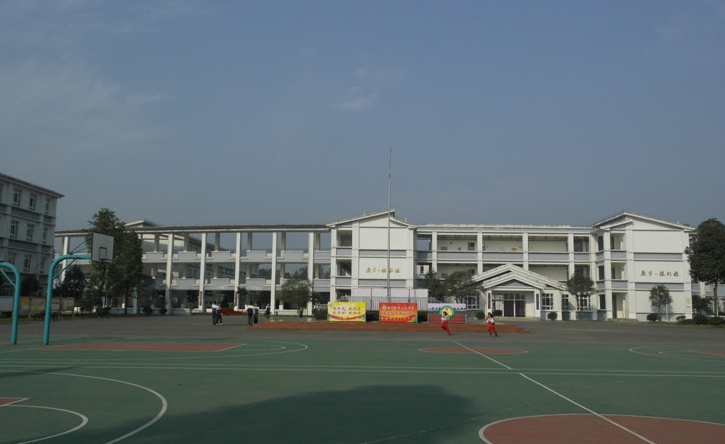 2025都江堰市天馬鎮(zhèn)中學多少錢(學費明細)