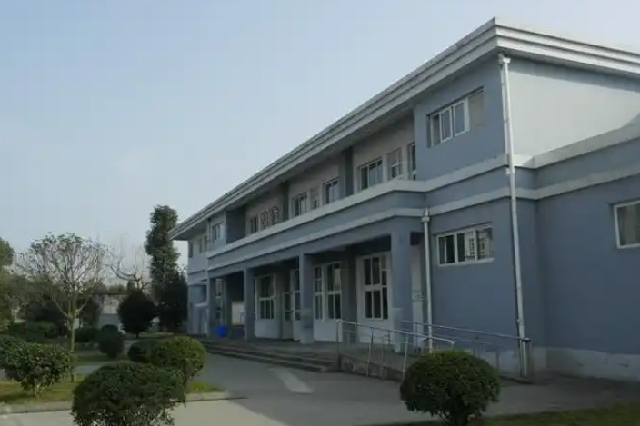 都江堰市天馬鎮(zhèn)中學(xué)地址，乘車路線