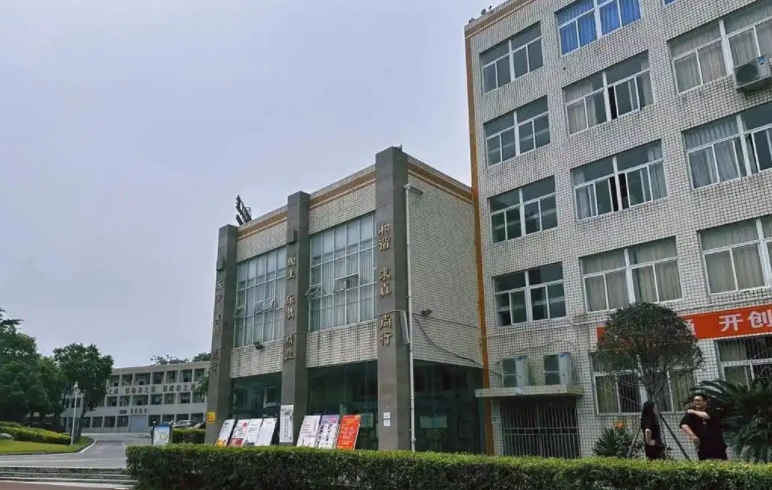 成都市洛帶中學怎么樣、好不好
